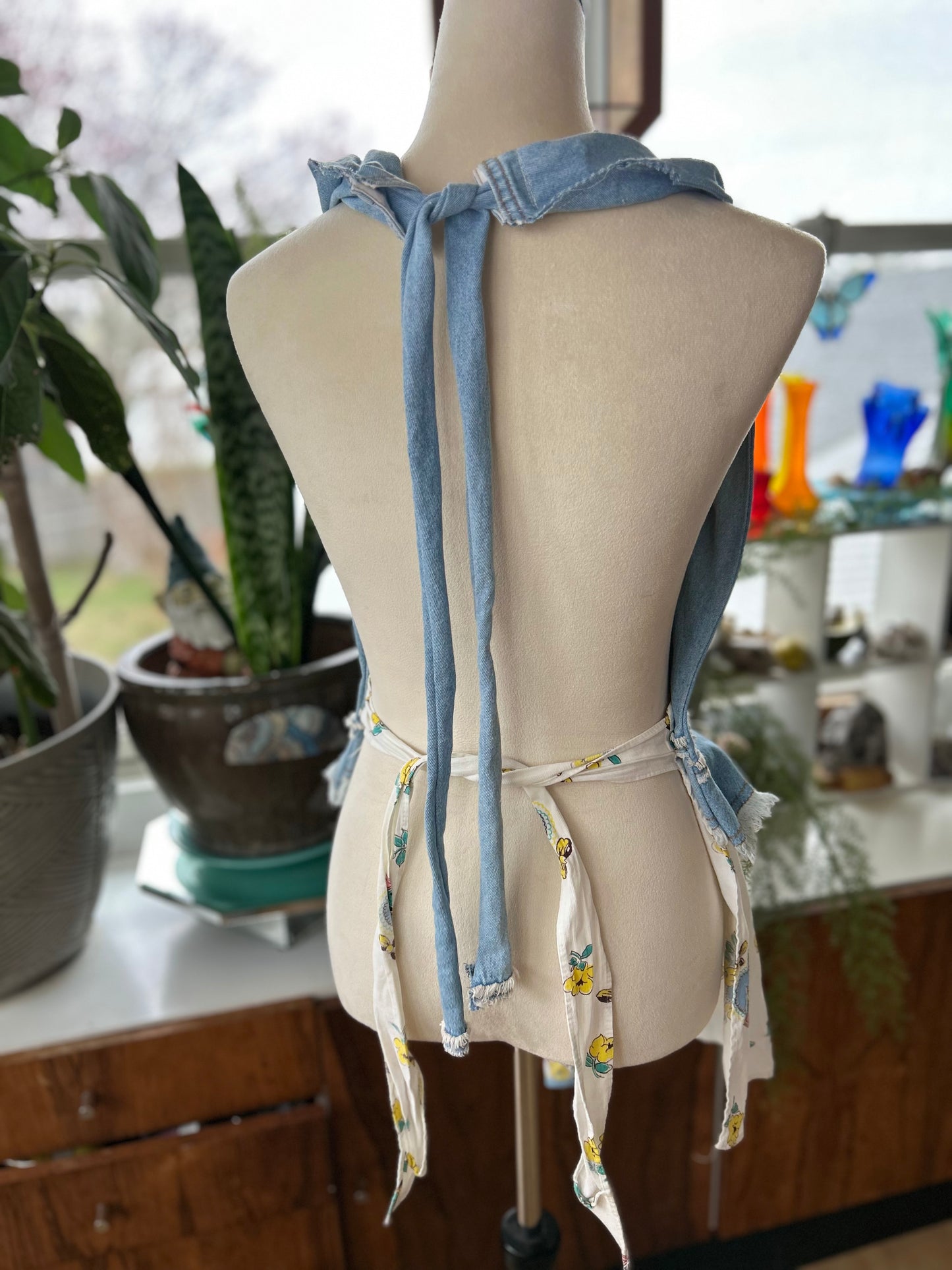 THE most adorable Halter Apron Shirt S/M