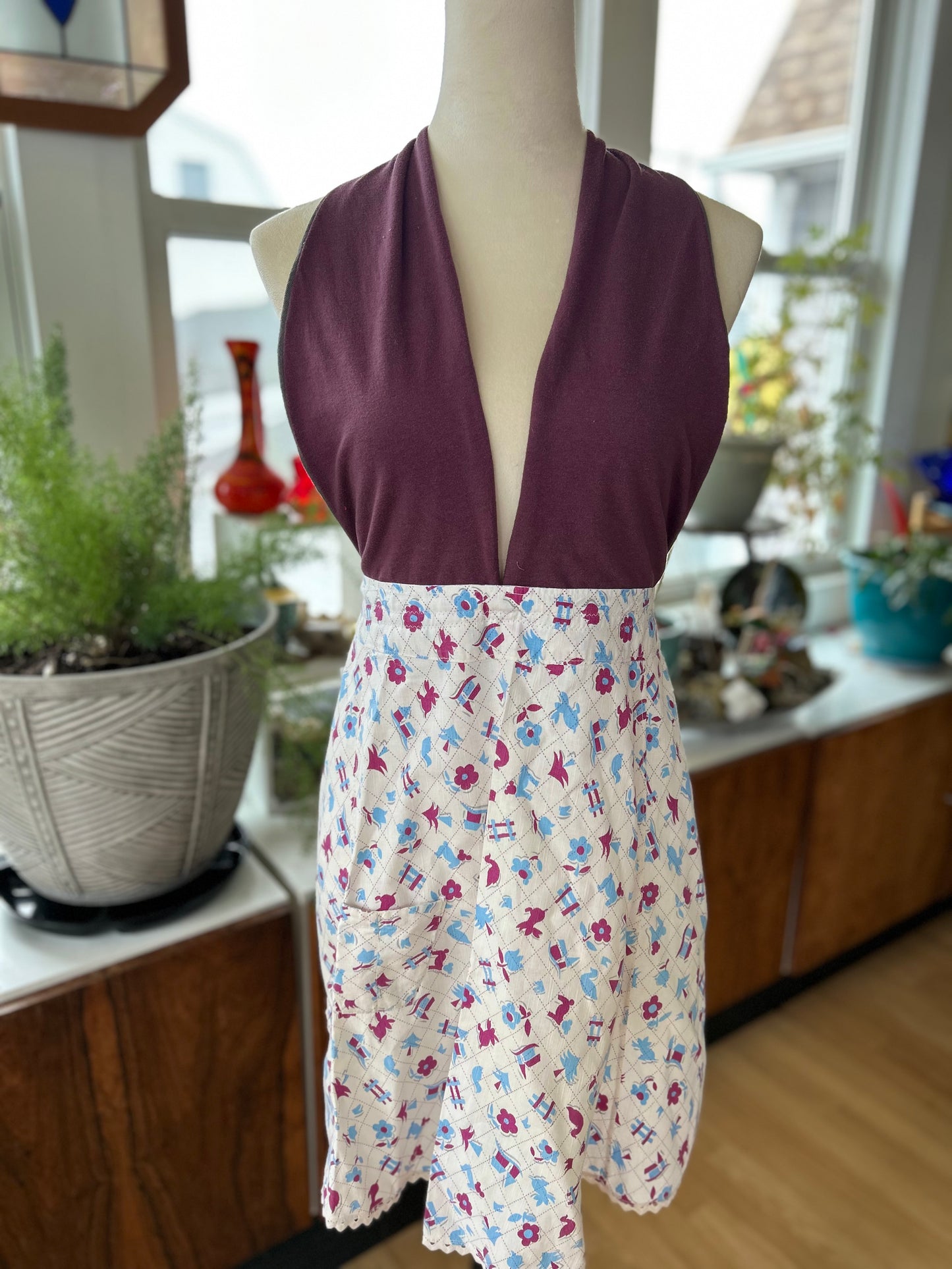 s/M Ladies Plum halter apron top