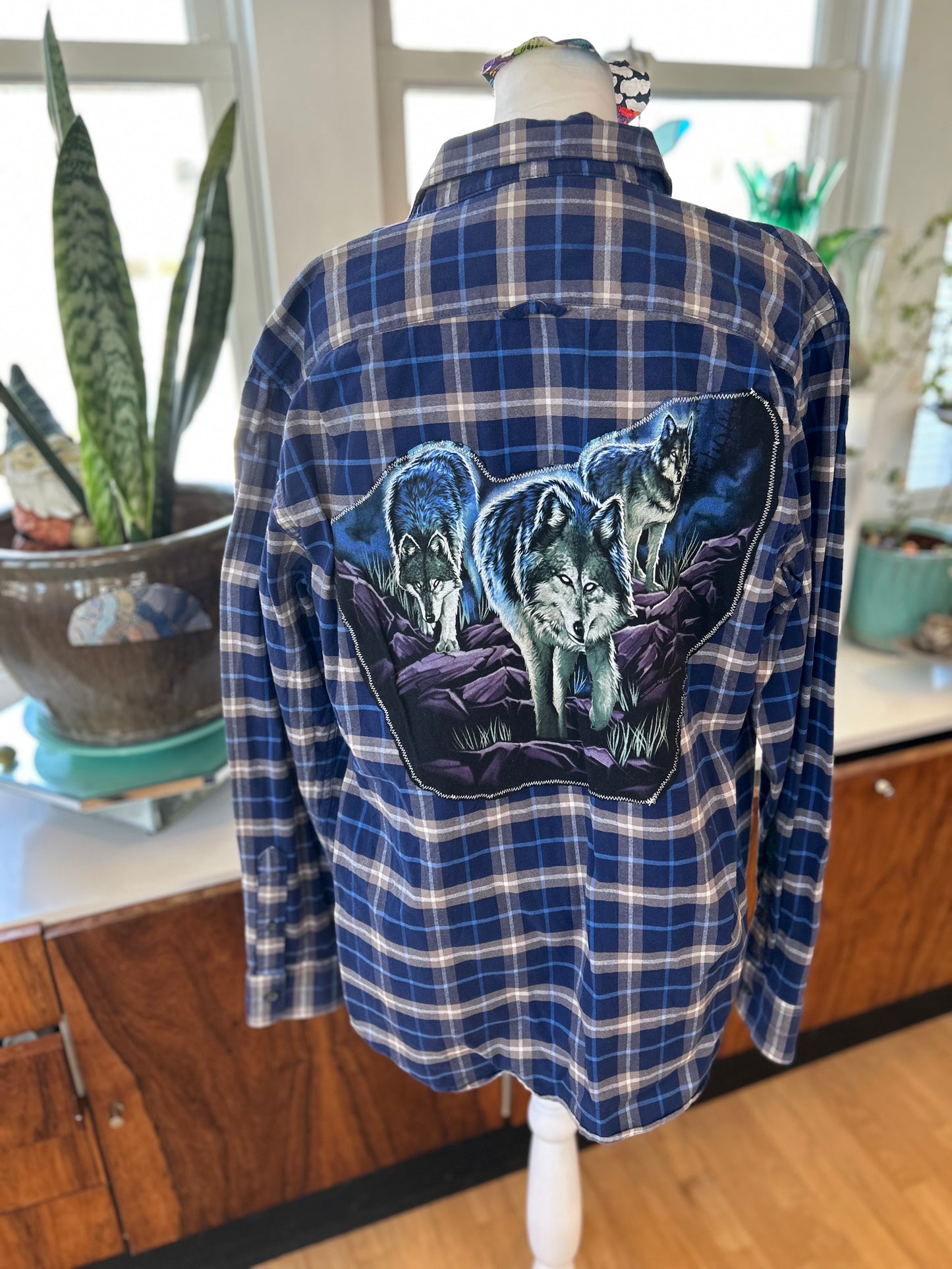 Wolves Long sleeved Flannel Shirt - Uni Med